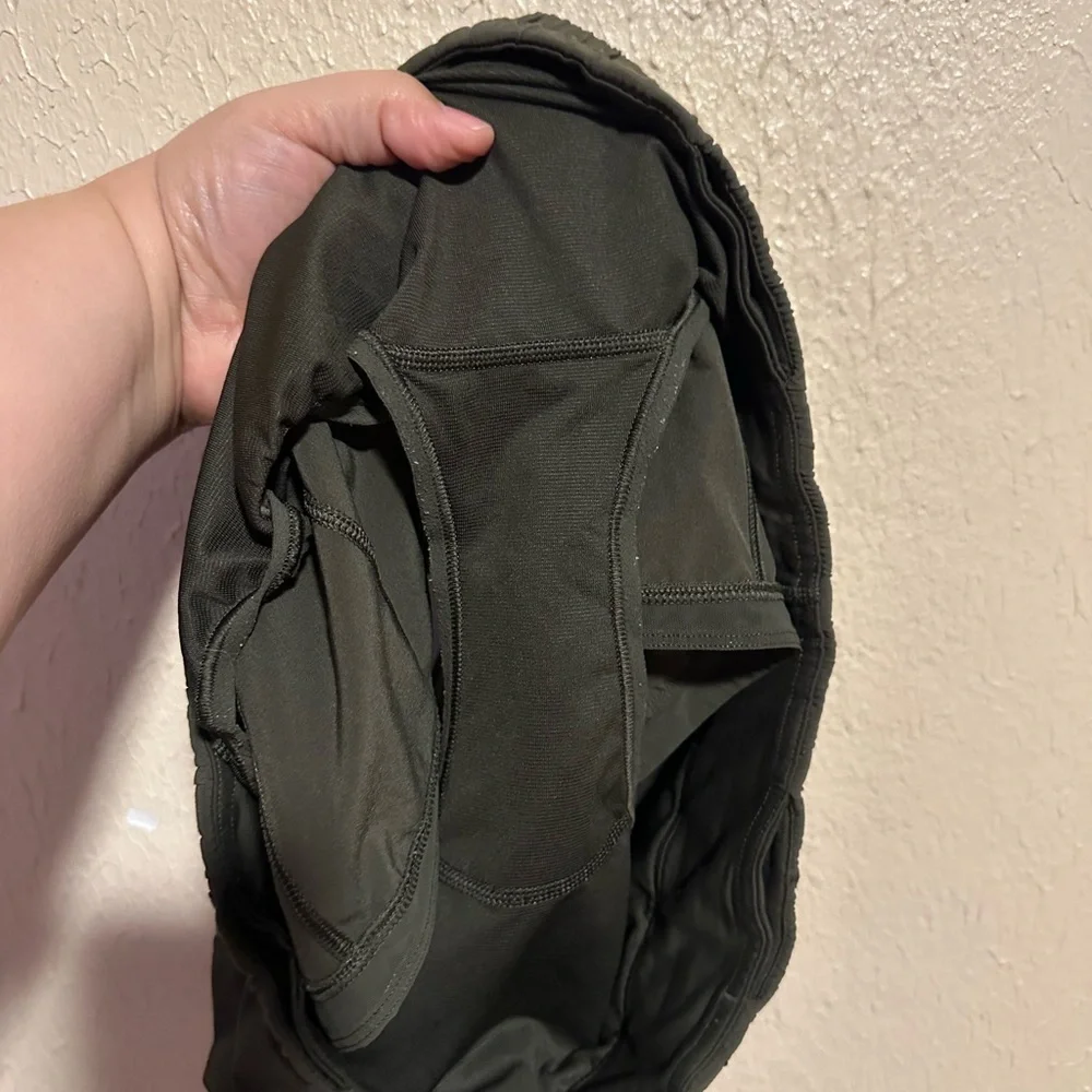 Lululemon‎ Miles Ahead Short Size 8 Workout Gym Running Yoga Dark green